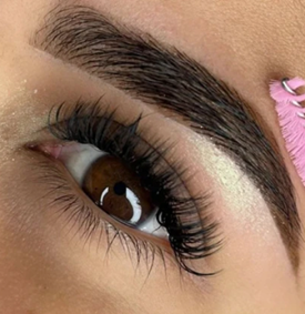 extensiones-pestañas-lysha